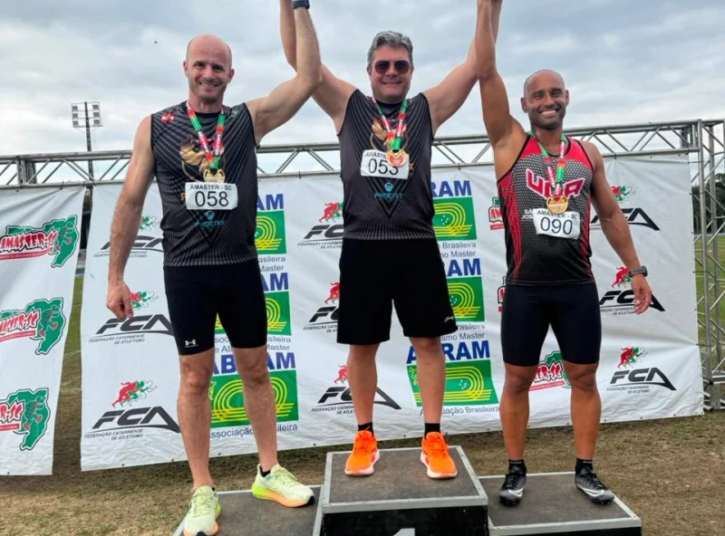 Phoenix domina Estadual Master de Atletismo e conquista título masculino em Timbó