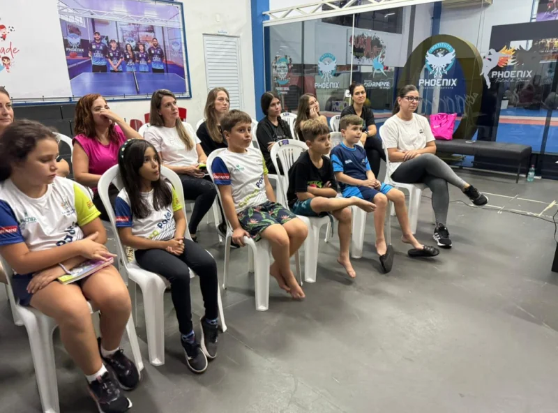 Reunião com pais apresenta balanço e próximos passos do projeto Futuro Padel
